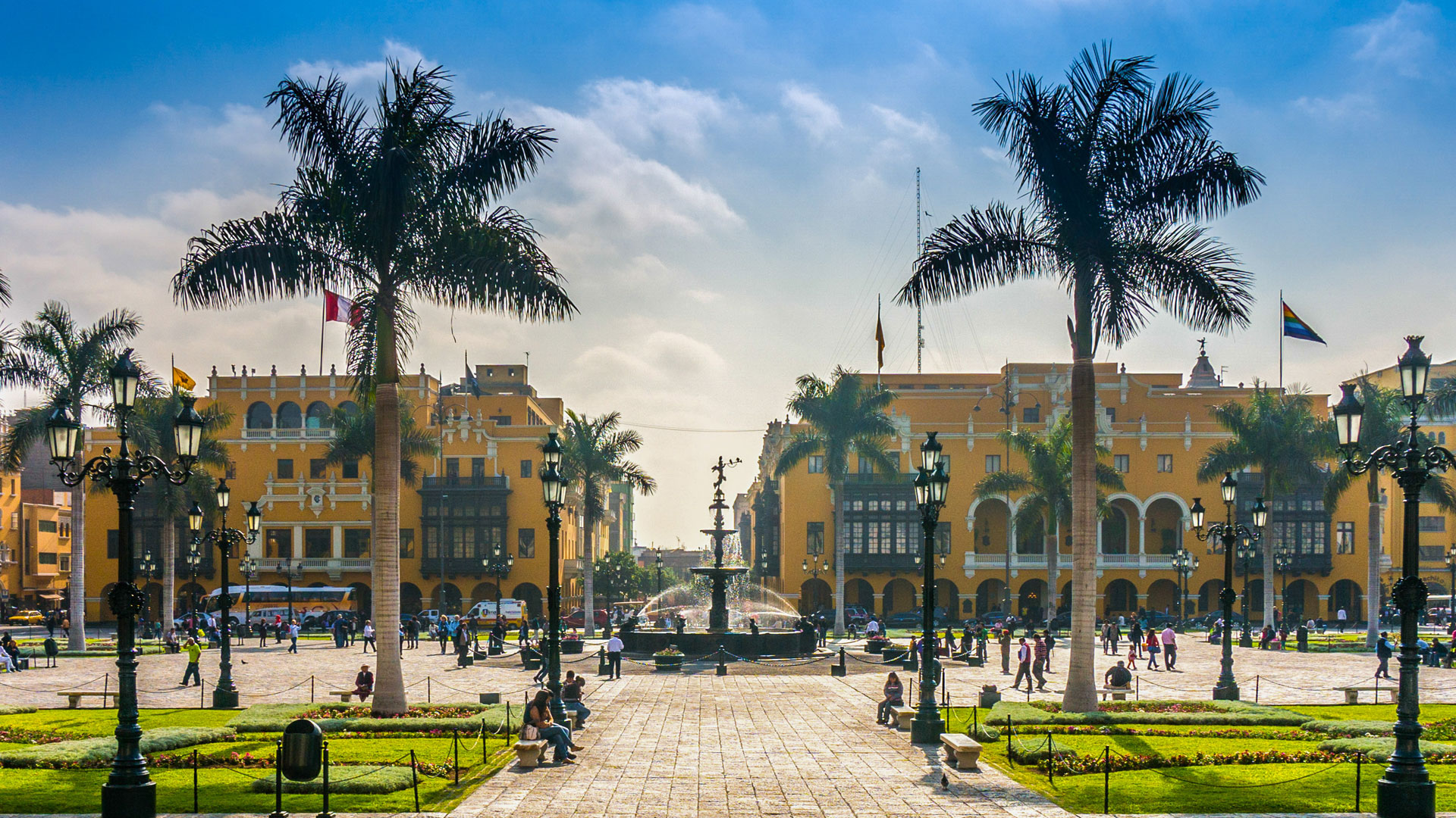 DISCOVER ICONIC LIMA