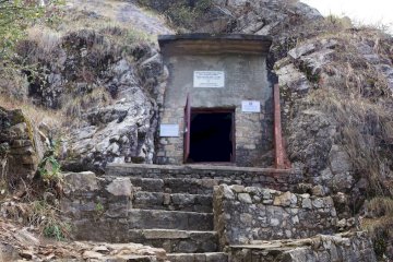 Mahavatar Babaji Cave Kukuchina -Kriya Yoga in Himalaya 5 Days